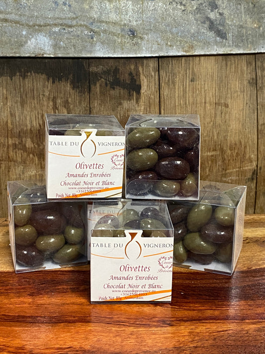 Čokoláda s mandlemi-olivami s hořkou a bílou čokoládou